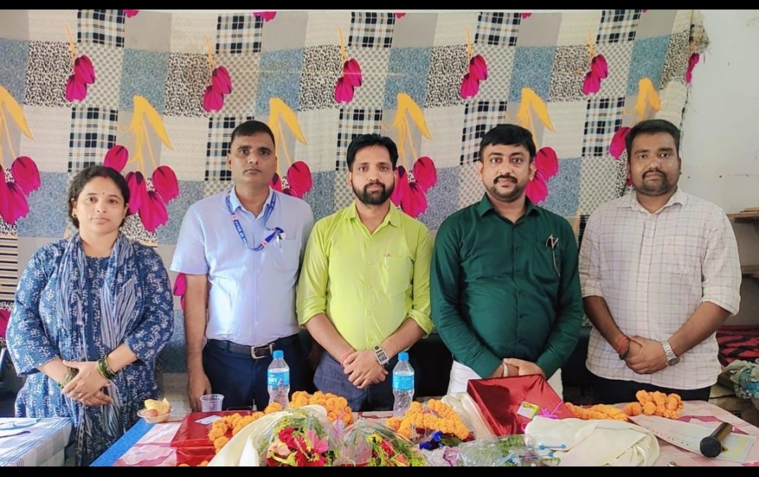 ​प्रखंड शिक्षा पदाधिकारी श्री संजय कुमार जायसवाल को दी गई भावभीनी विदाई,बिहार कंप्यूटर विज्ञान टीचर्स वेलफेयर एसोसिएशन ने किया विशेष स्वागत