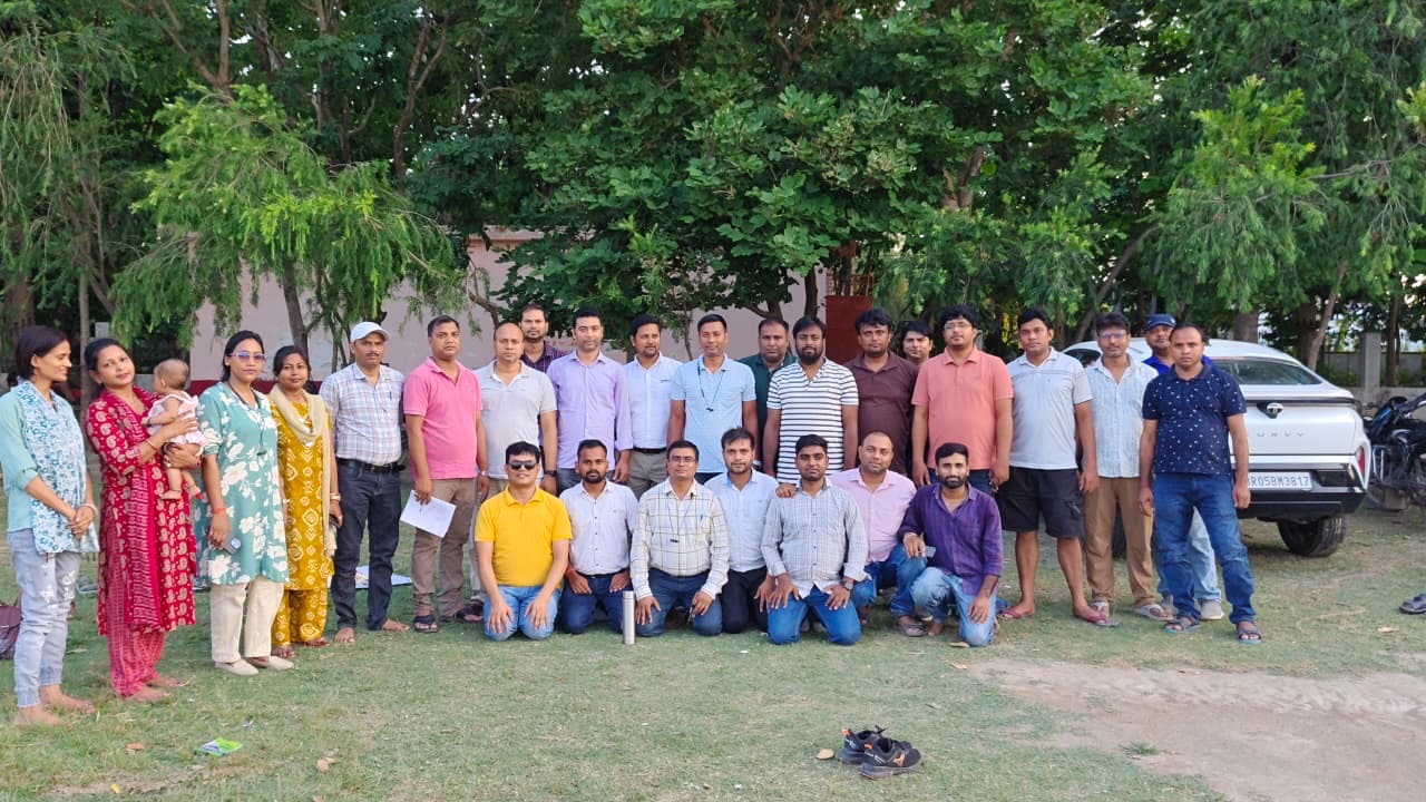 पटना के आयोजन में शामिल होने की तैयारी और चुनाव को लेकर पूर्वी चंपारण जिला में बैठक।